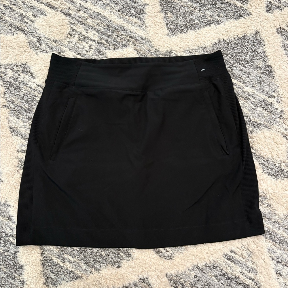 Black skort